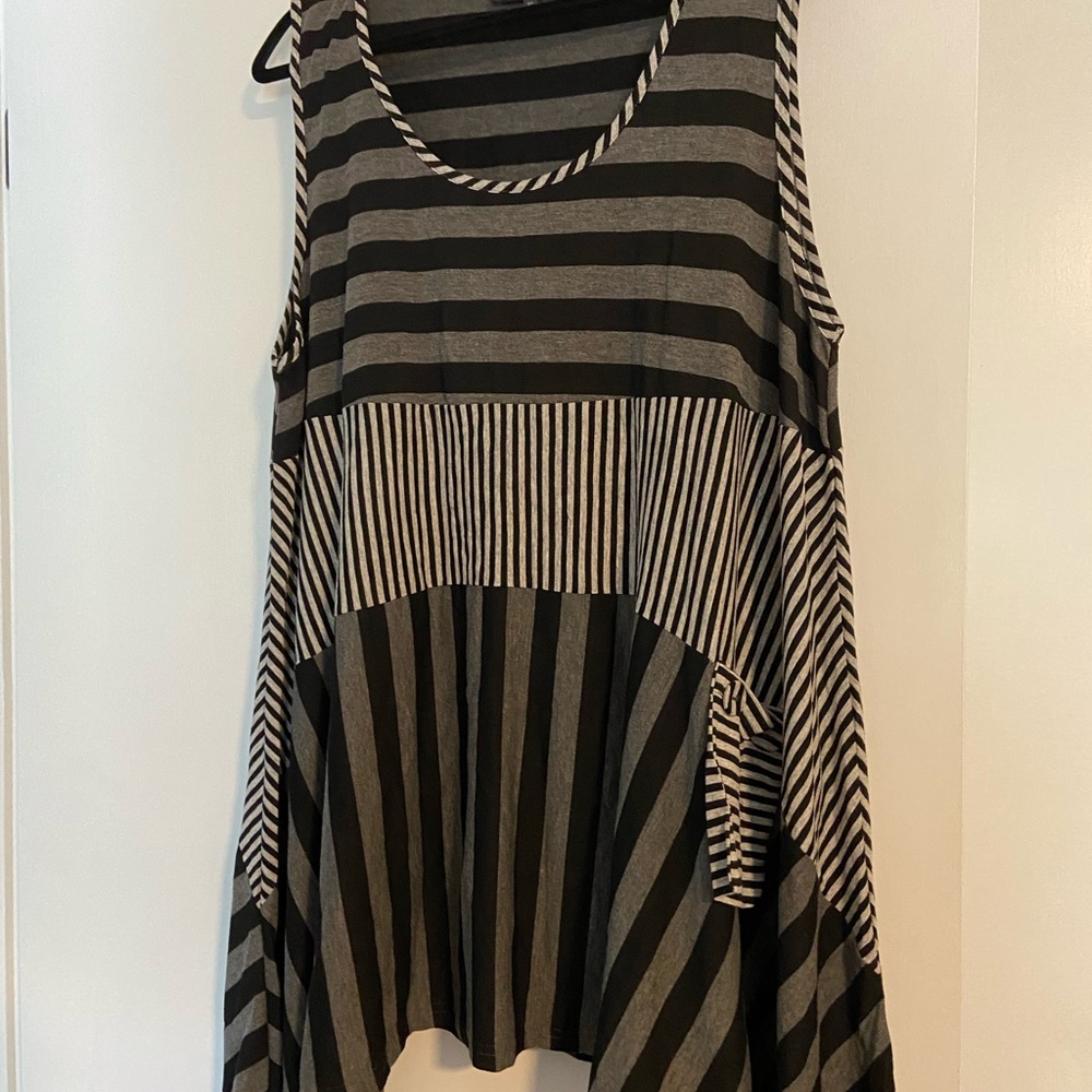Striped Sleeveless Tunic Top